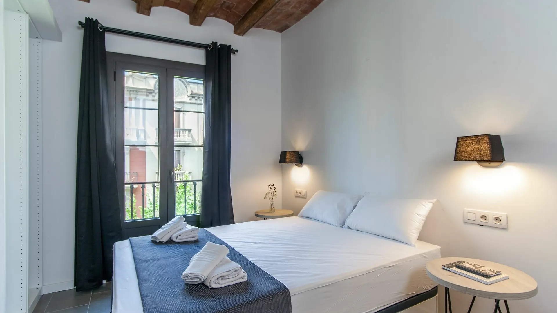 Aparteasy Barcelone 0*,